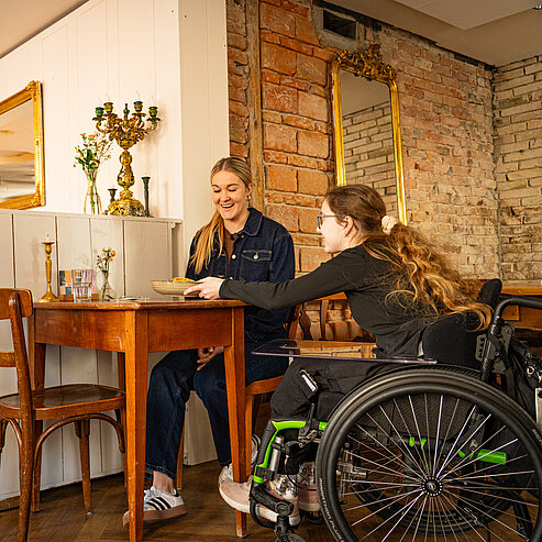 SRF Para-Graf " Sarina Gränicher schnuppert im Provisorium46"